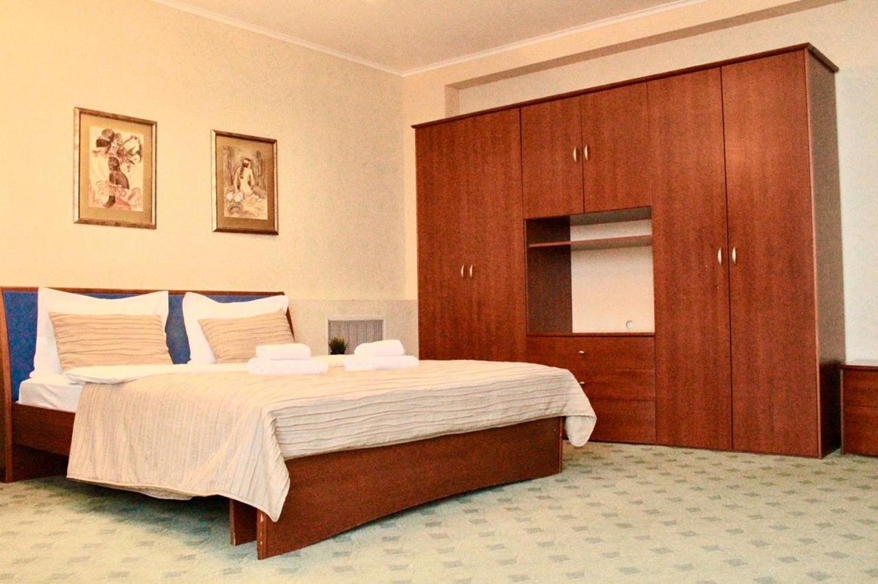 Павлодар Hotel Ngoại thất bức ảnh